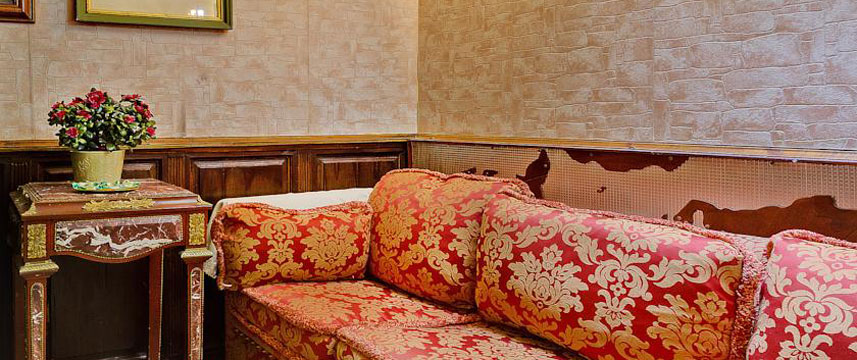 L`Hotel Cinquantatre - Lounge L`Hotel Cinquantatre - Lounge